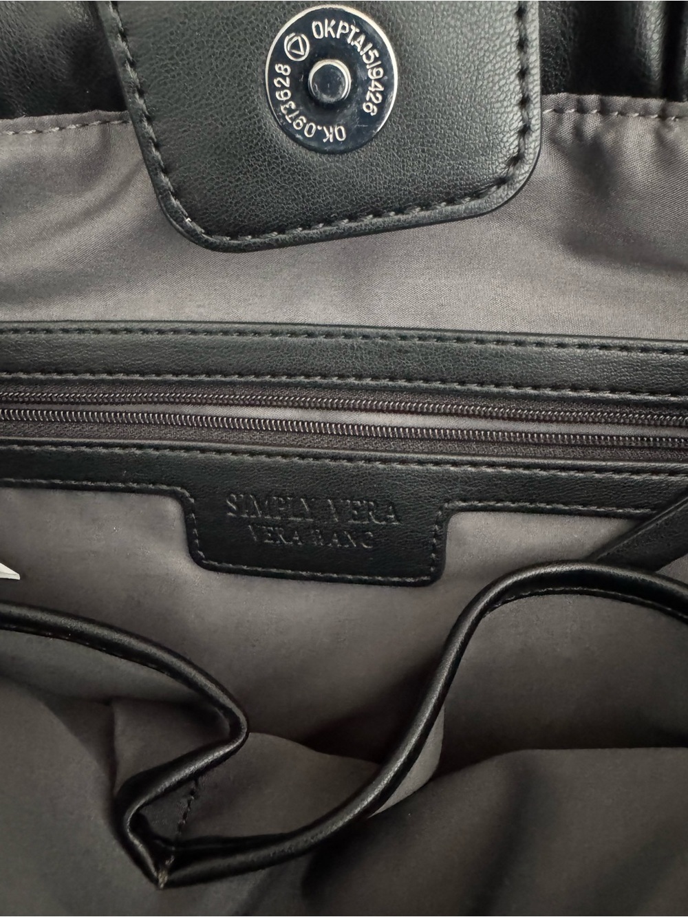 Quilted Simply VERA VERA WANG Tote Bag - Black - Picture 6 of 7